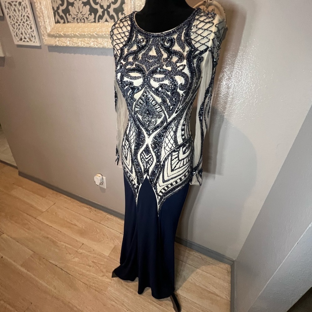 Elegant Atria Couture Navy Blue and Cream Evening Gown - Picture 5 of 14